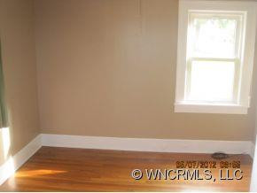  - Photo 4