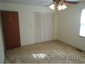136 Carlton Drive - Photo 14