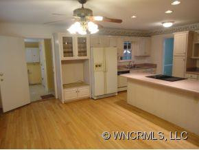 136 Carlton Drive - Photo 4