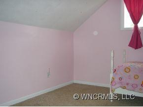 24 VILLAGE STREET - Photo 11