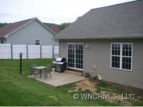 24 VILLAGE STREET - Photo 13