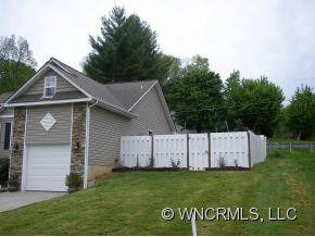 24 VILLAGE STREET - Photo 3
