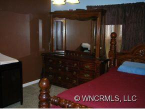 24 VILLAGE STREET - Photo 4