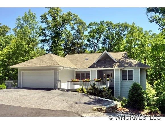 512 Candlewood Lane