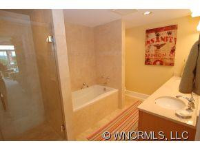 21 Battery Park Unit 406 - Photo 7