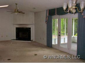 552 Woodfield Lane - Photo 4