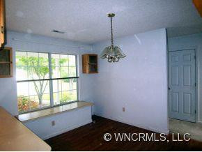 552 Woodfield Lane - Photo 7
