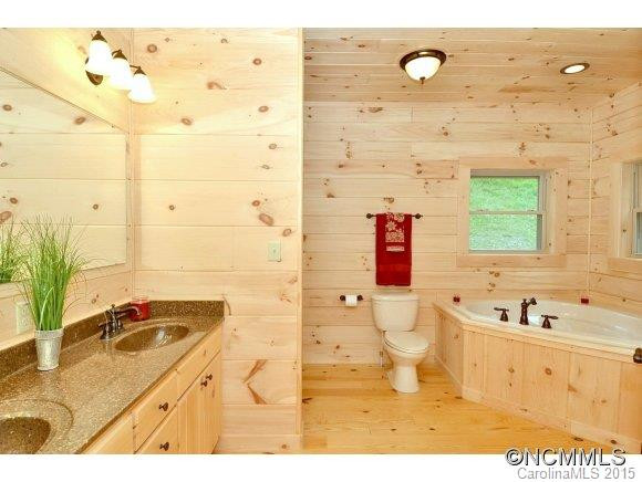 720 TRADITIONS WAY - Photo 13
