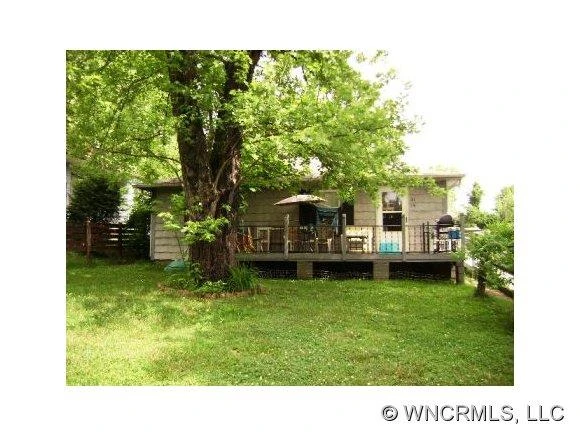 2114 Arlington Place