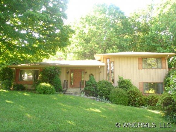 112 WOODHAVEN DR