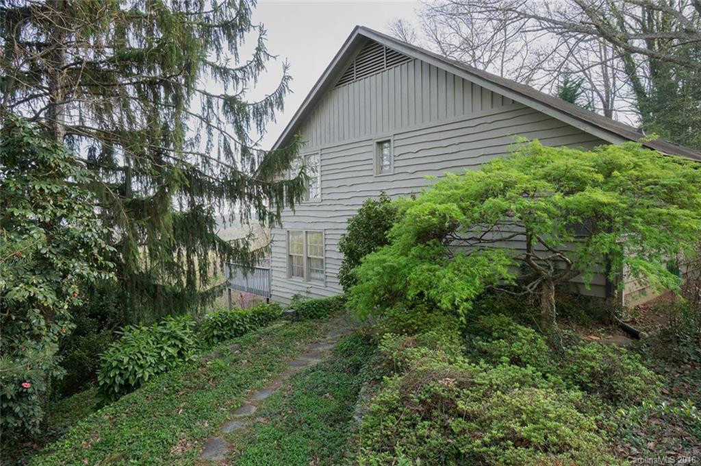1385 Hogback Mountain Rd.