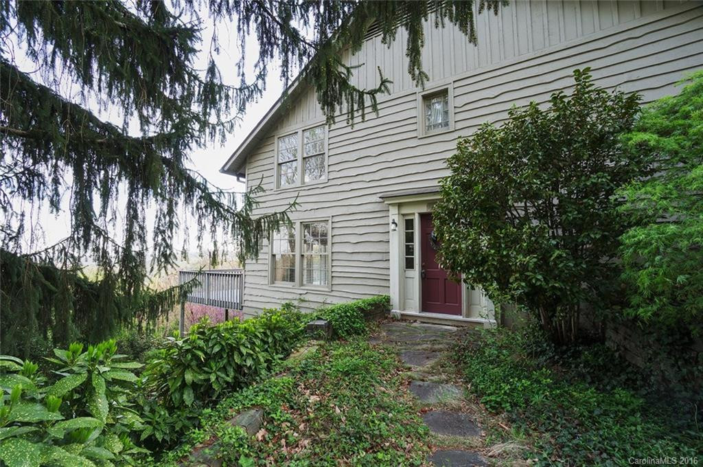 1385 Hogback Mountain Rd. - Photo 2