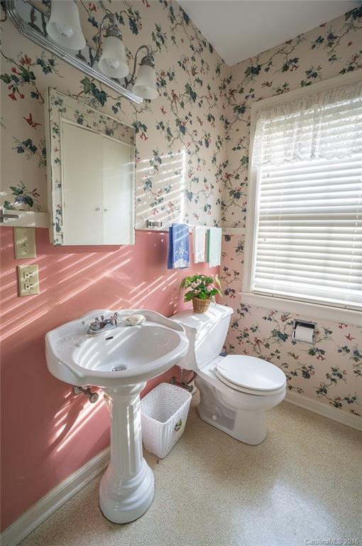 1385 Hogback Mountain Rd. - Photo 7