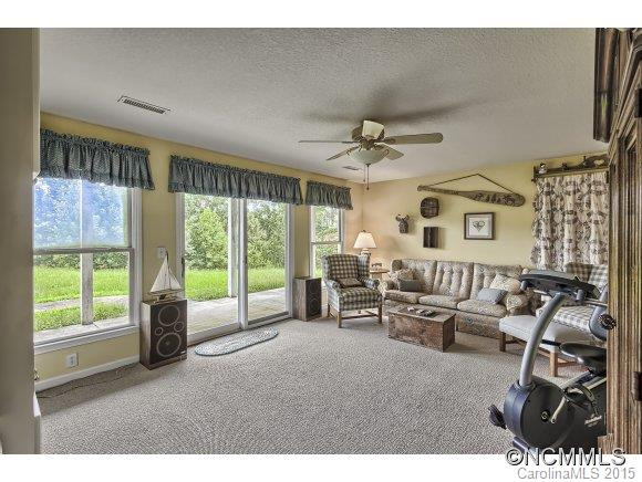 160 Southpointe Drive - Photo 15