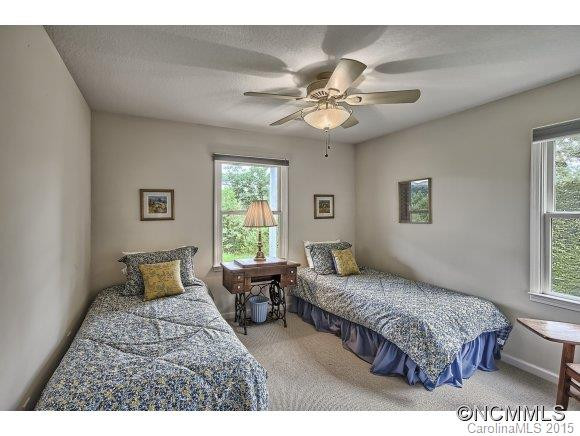 160 Southpointe Drive - Photo 17