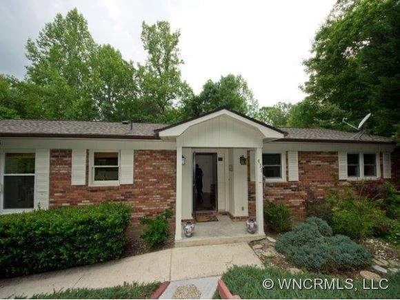 435 DEERHAVEN LANE