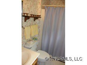 460 Armstrong Avenue - Photo 9