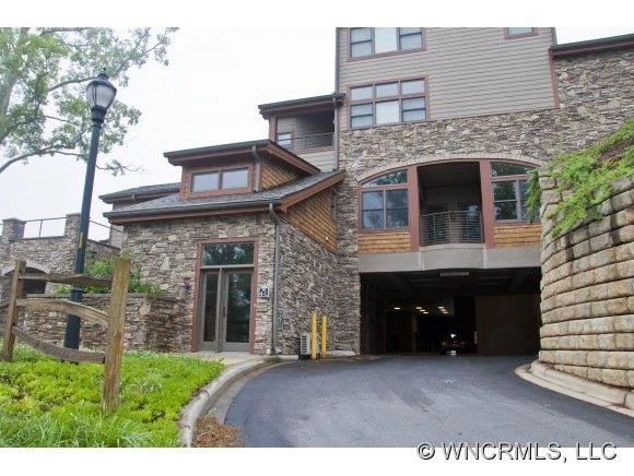 4L Chimney Crest Drive