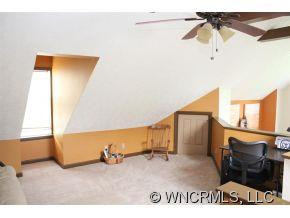 176 REGAL KNOLLS DRIVE - Photo 13