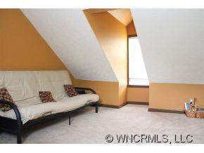 176 REGAL KNOLLS DRIVE - Photo 14