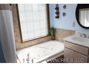 176 REGAL KNOLLS DRIVE - Photo 18