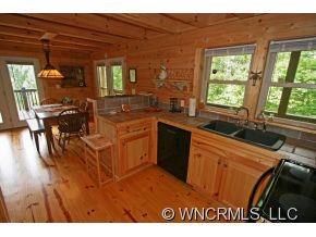 401 Sweetbriar Road North - Photo 8