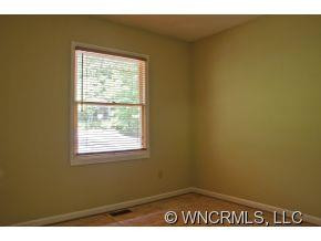 18 Spring Valley Drive - Photo 11