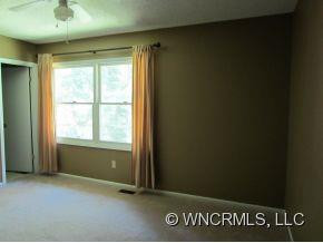 18 Spring Valley Drive - Photo 8