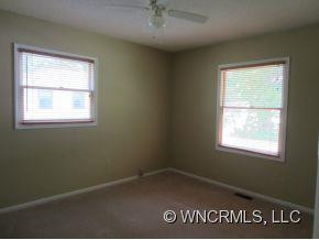 18 Spring Valley Drive - Photo 10