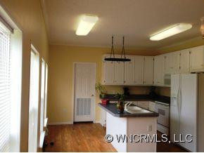 24 Edith Lane - Photo 4