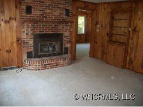 1875 US HWY 176 - Photo 2