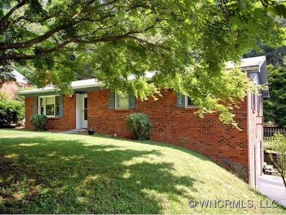 24 PINEHURST CIRCLE