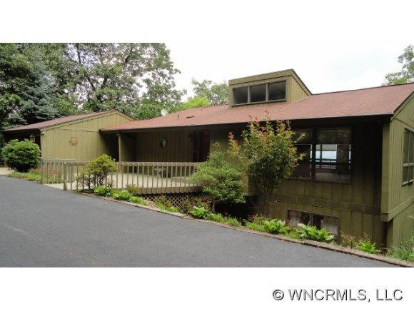 15 Chestnut Ridge Road
