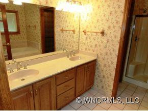 16 Nottingham Drive - Photo 13