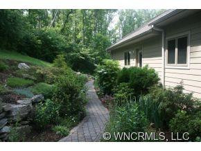 225 Eastmoor Drive - Photo 4