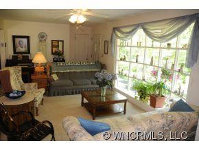 7051 HOWARD GAP RD - Photo 3