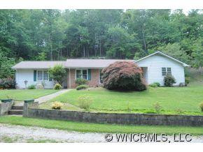 7051 HOWARD GAP RD - Photo 22