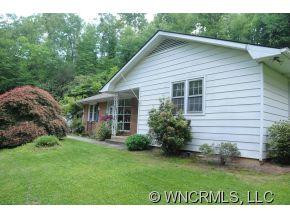 7051 HOWARD GAP RD - Photo 24