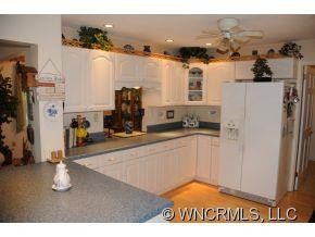 7051 HOWARD GAP RD - Photo 7