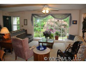 7051 HOWARD GAP RD - Photo 9
