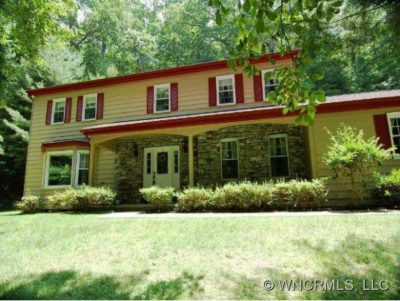 220 ESTATE DRIVE
