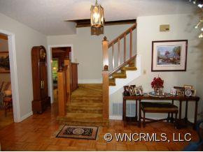 220 ESTATE DRIVE - Photo 2