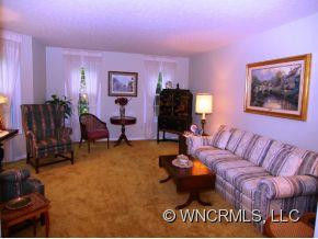 220 ESTATE DRIVE - Photo 4
