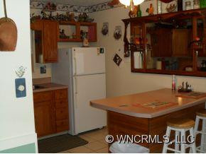 414 Spring Drive - Photo 4