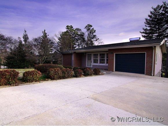 338 Hawthorne Drive