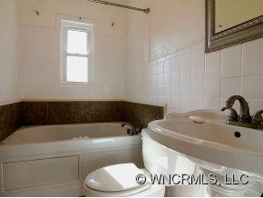 338 Hawthorne Drive - Photo 13