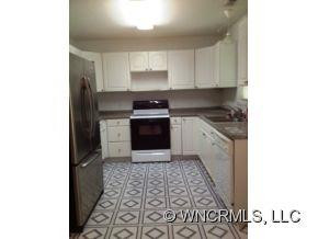 390 Oakview Park - Photo 4