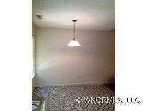 390 Oakview Park - Photo 5