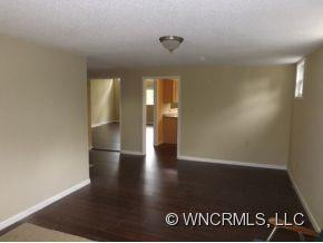 22 White Ave - Photo 3