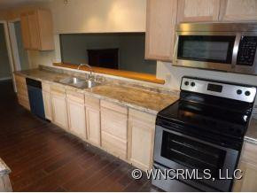 22 White Ave - Photo 4